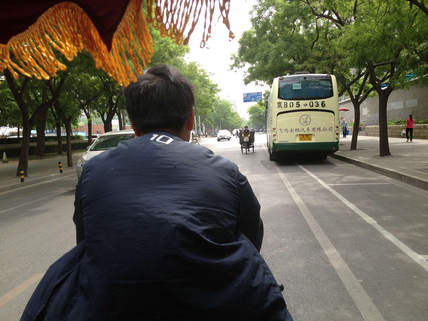 A morning commute in Beijing with partner Yue Li to meet with Foster and Partners.